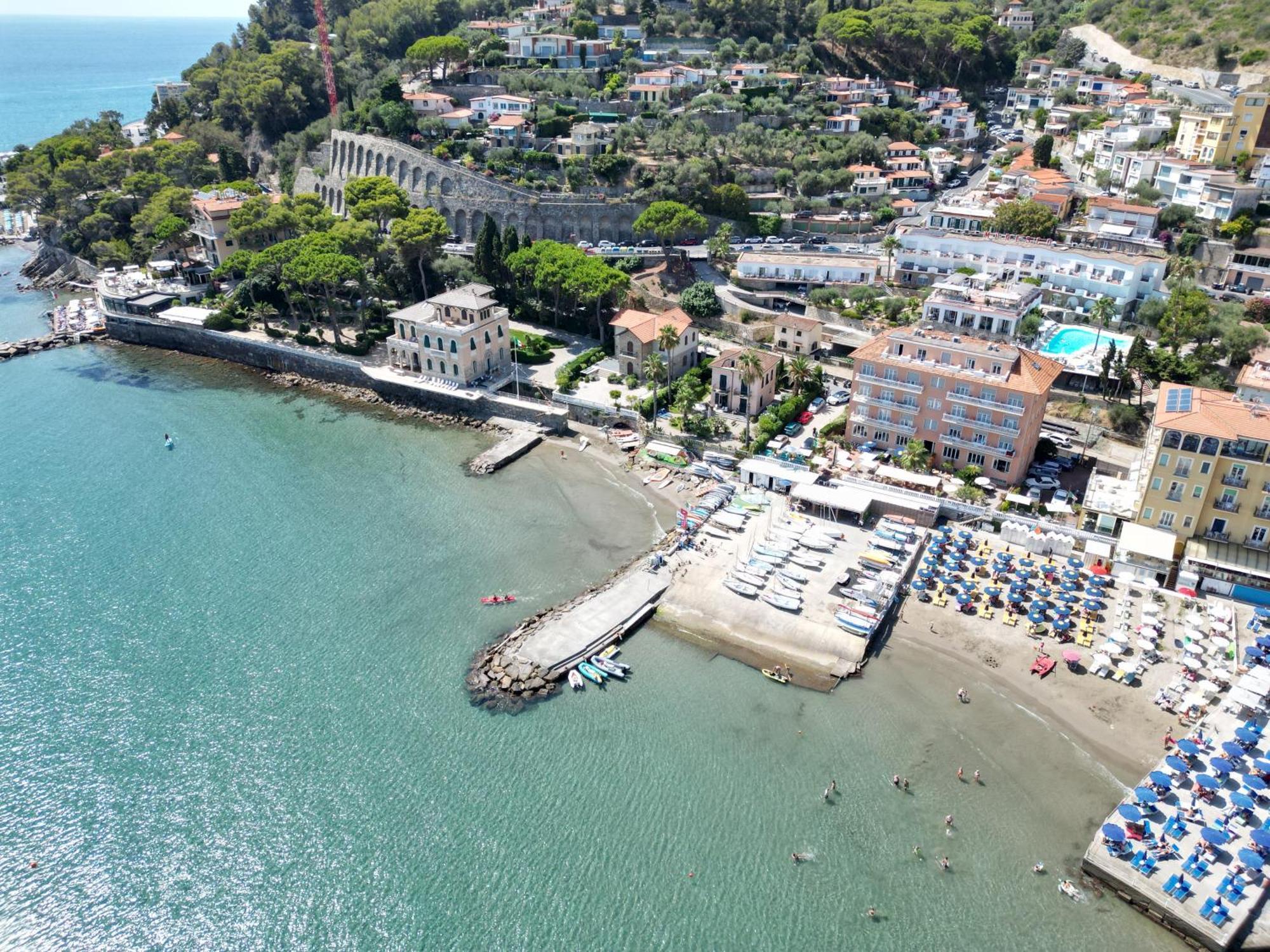 Hotel Golfo E Palme