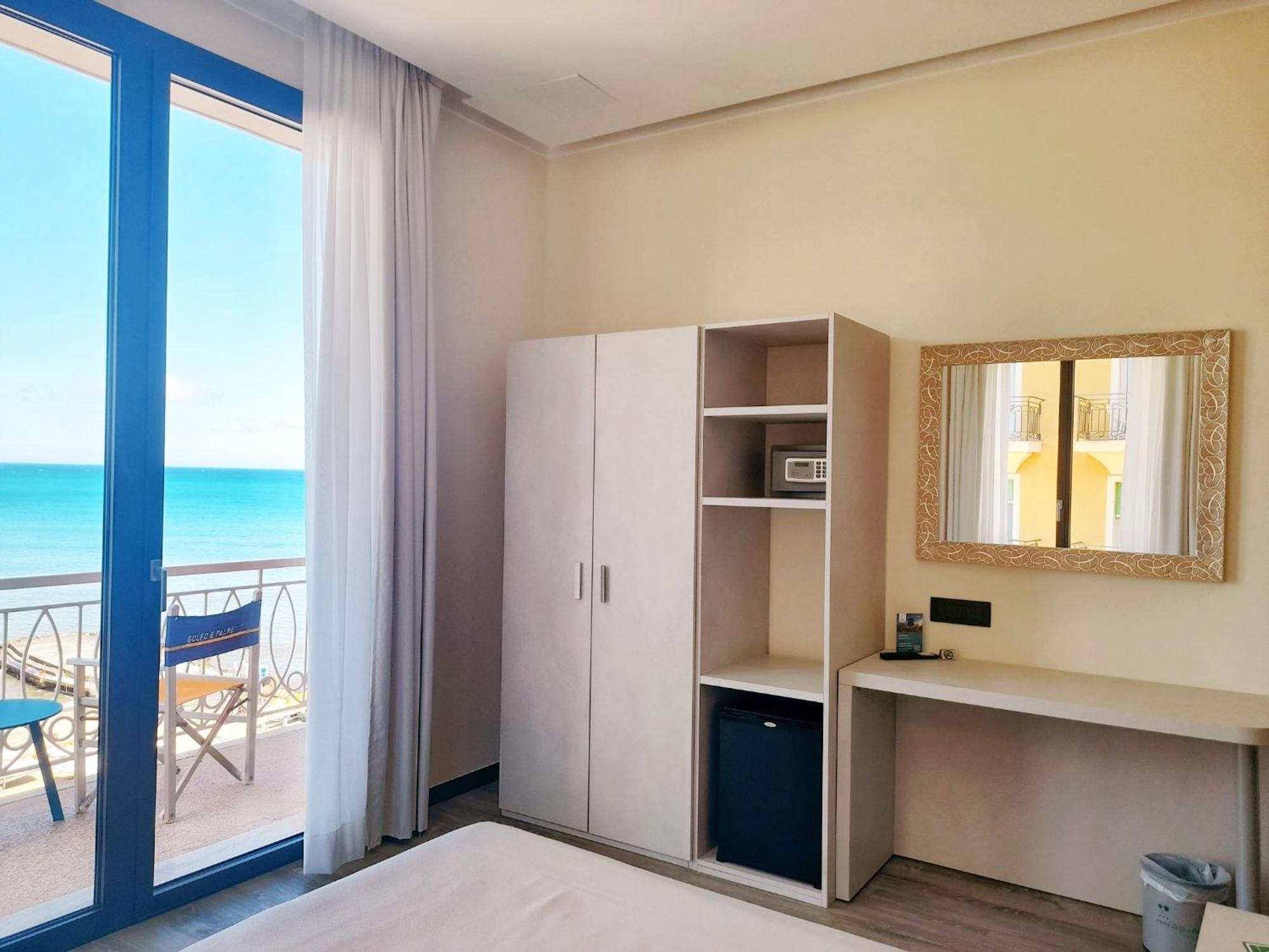 Hotel Golfo E Palme 3*